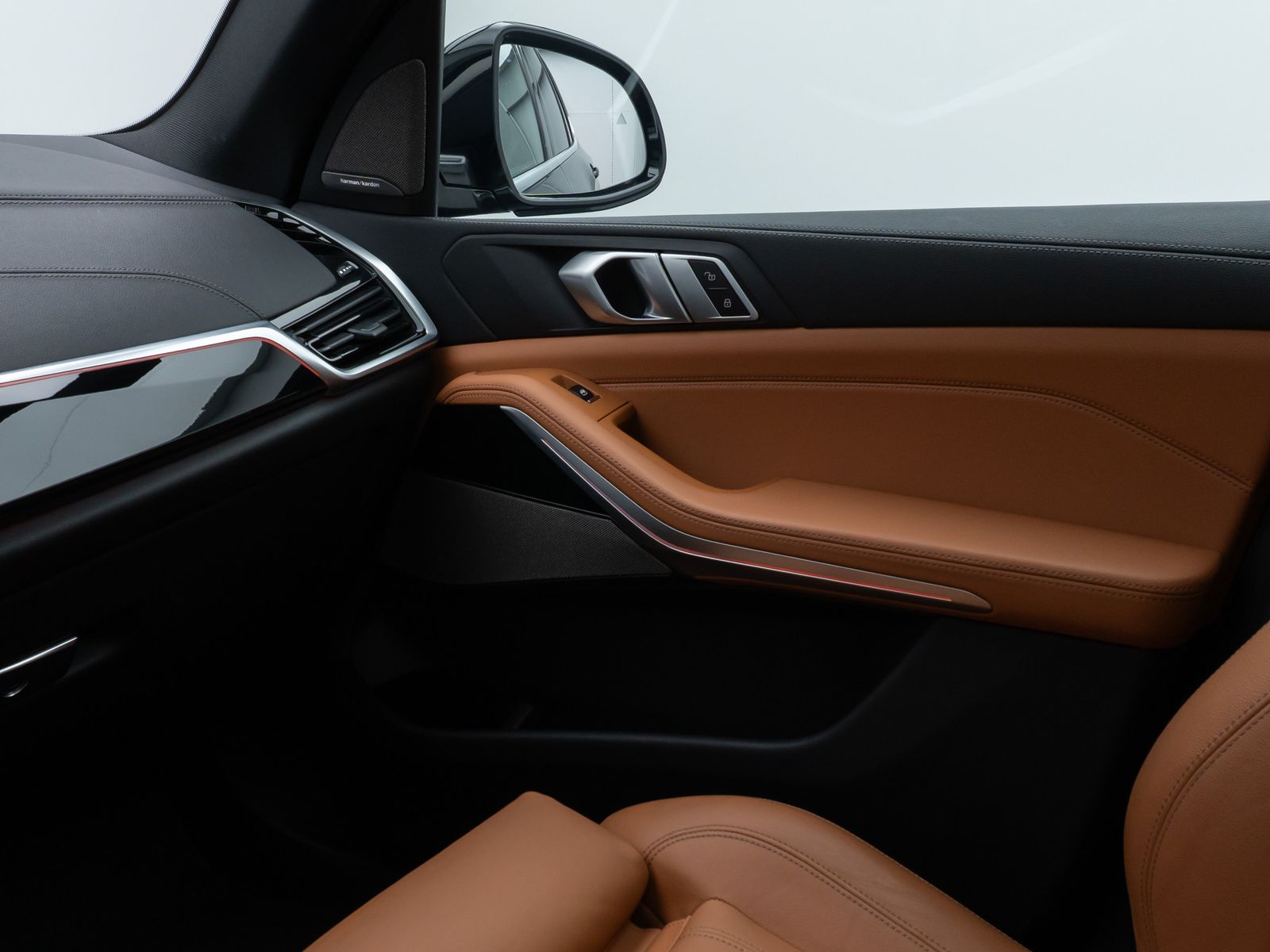 Fahrzeugabbildung BMW X5 xD45e M Sport Panorama Laser Kamera DAB H/K