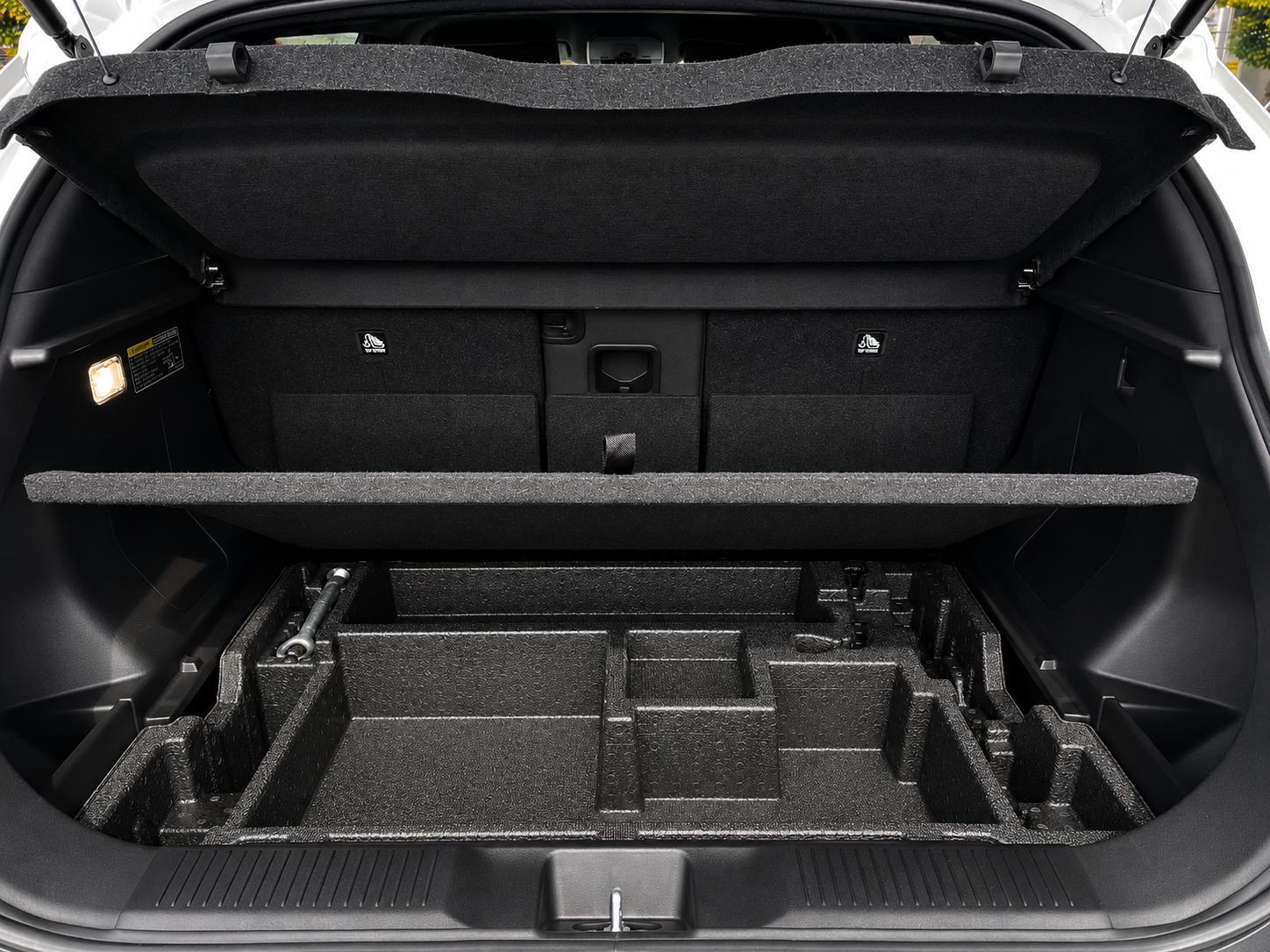 Suzuki e Vitara Club eAxle  106 kW (144 PS) 49 kWh-B...