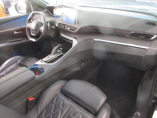 Fahrzeugabbildung Peugeot 5008 GT-LINE 1.2T LED/NAV/SHZ/PDC/360°/LEDER/AHK