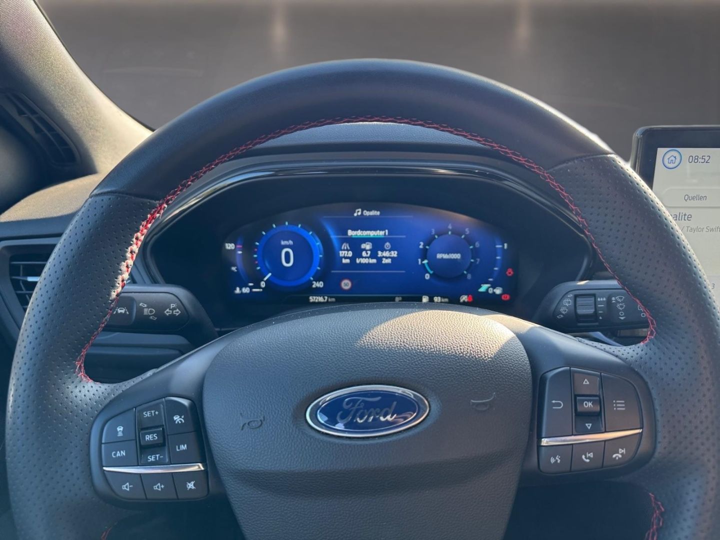 Fahrzeugabbildung Ford Focus Turnier ST-Line X AHK-klappbar Navi Matrix