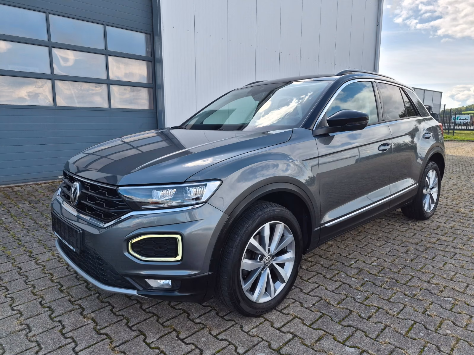 Volkswagen T-Roc Style 4Motion DSG AHK 1.Hand