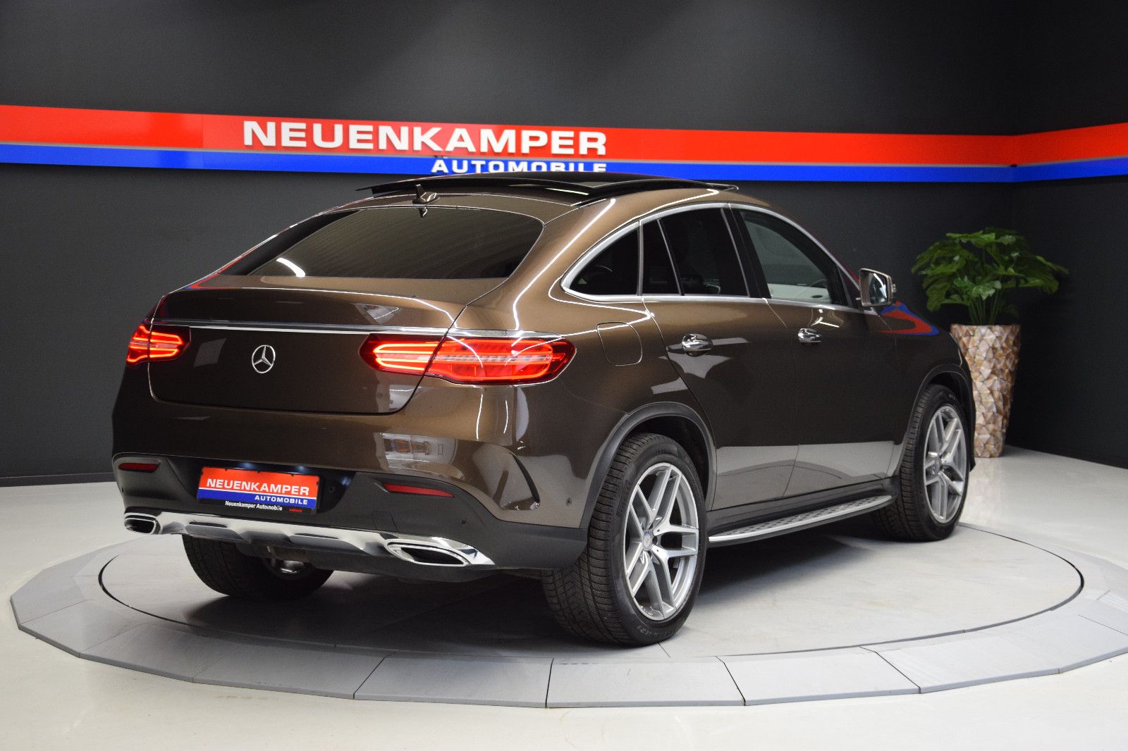 Fahrzeugabbildung Mercedes-Benz GLE 350d Coupé 4Matic AMG Line Pano HuD h/k Dist