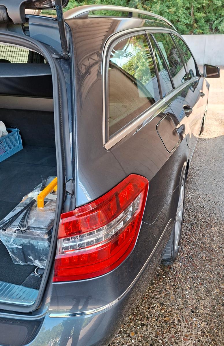 Mercedes-Benz E 220 CDI T BlueEFFICIENCY AVANTGARDE AVANTGARDE