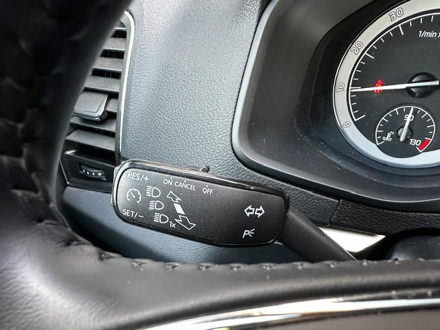 Karoq Clever LED;KESSY;ALARM;CARPLAY
