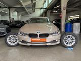 BMW 318 d Autom  NAV XEN PDC - 69 - BMW 318: Kombi, 318d