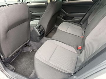 Volkswagen Passat Variant - 12