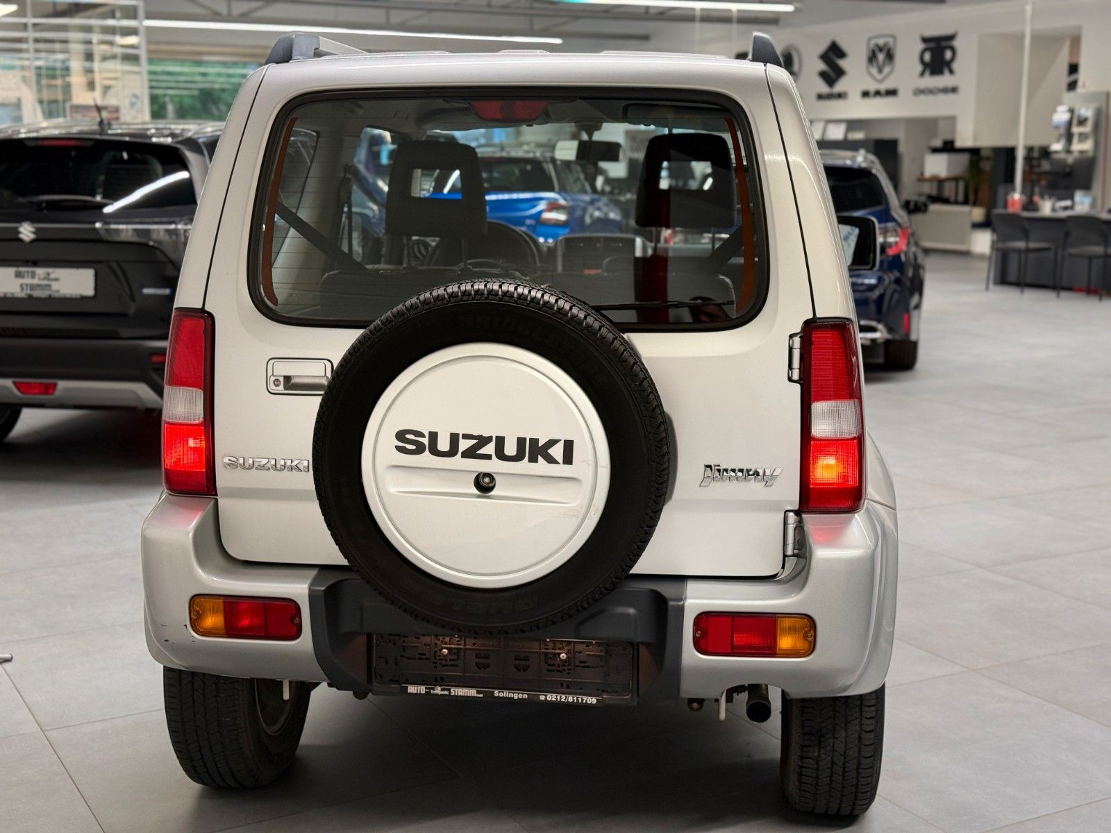 Fahrzeugabbildung Suzuki Jimny 1.3 4WD Style  / Sitzheizung