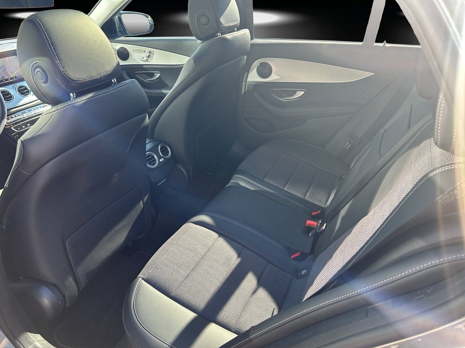 Fahrzeugabbildung Mercedes-Benz E220d 4M Tl All-Terrain DISTRO Pano AHK Memo LED