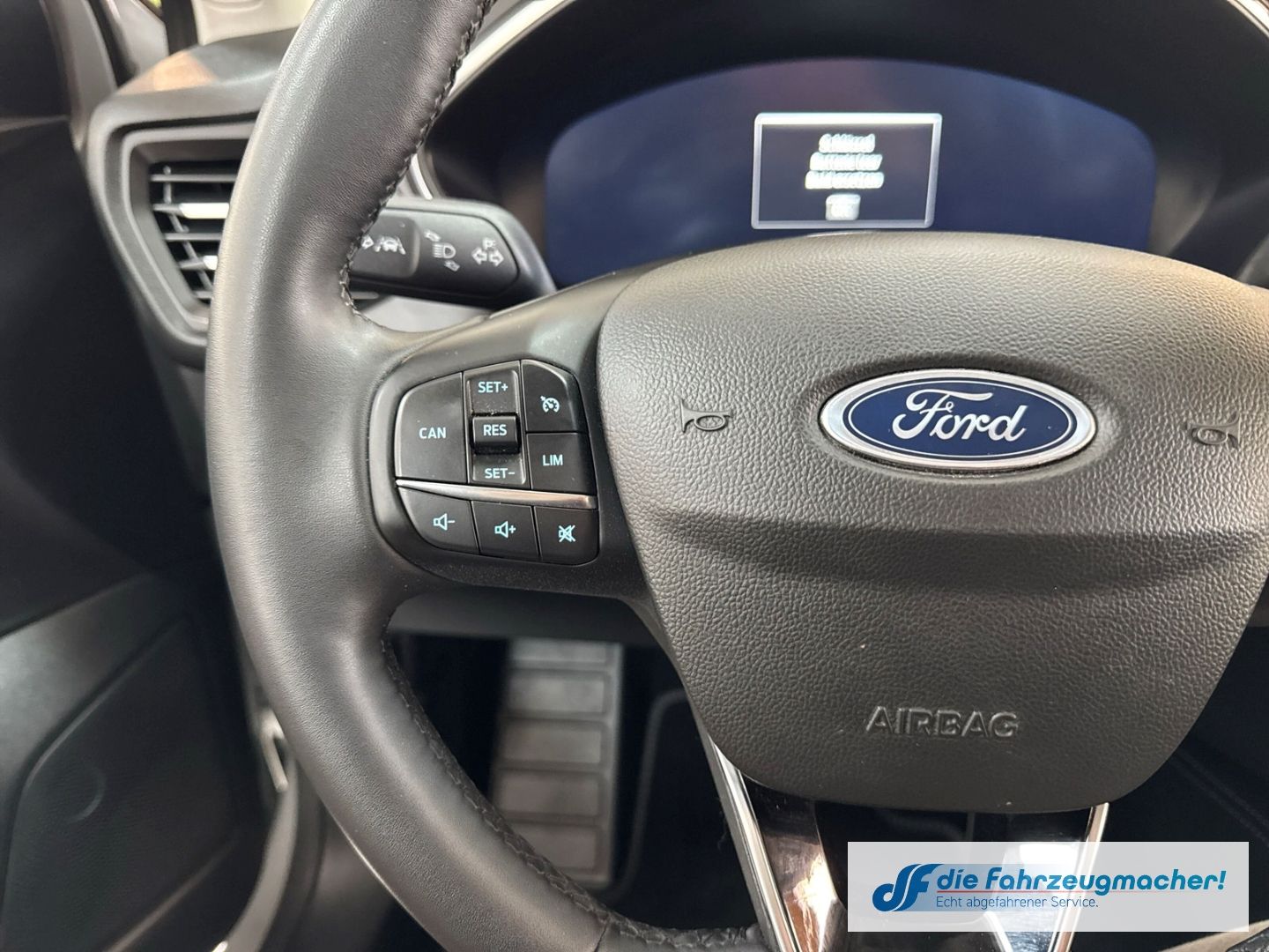 Fahrzeugabbildung Ford Focus Turnier Titanium X Navi Digitales Cockpit