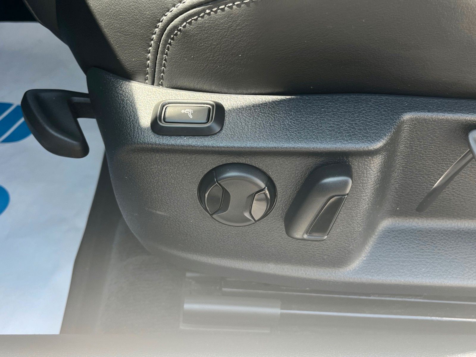 Fahrzeugabbildung Volkswagen Passat Variant 1.8 TSI DSG Navi Leder HIGHLINE