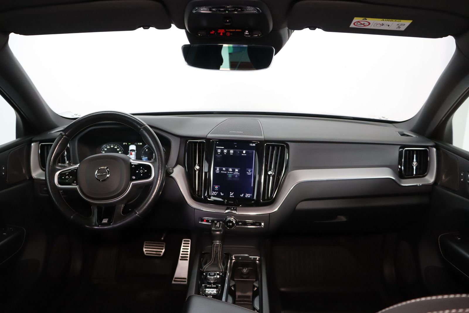 Fahrzeugabbildung Volvo XC60 D4 AWD R - Design aus 1. Hand
