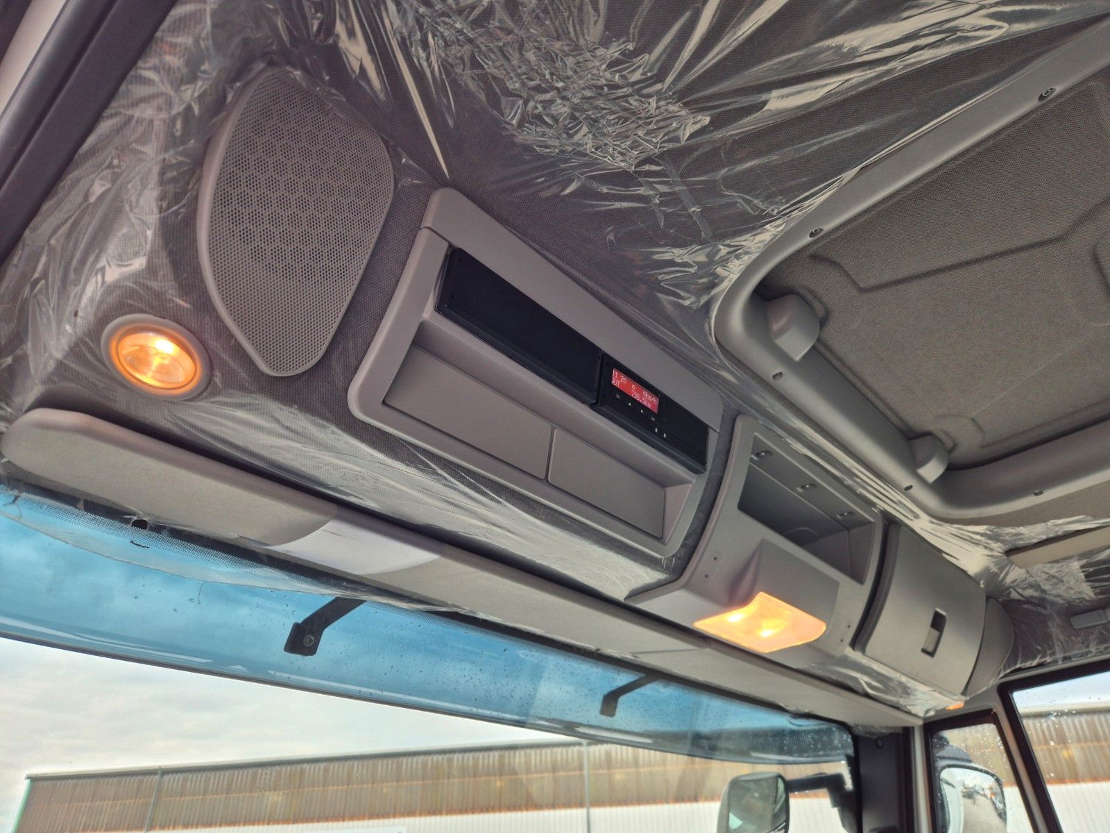 Fahrzeugabbildung Iveco Eurocargo ML120EL25/P Böse Schiebeplanen LBW AHK