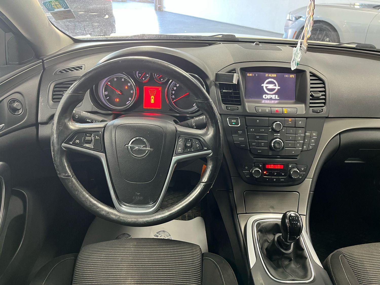 Opel Insignia 2013 — photo 14