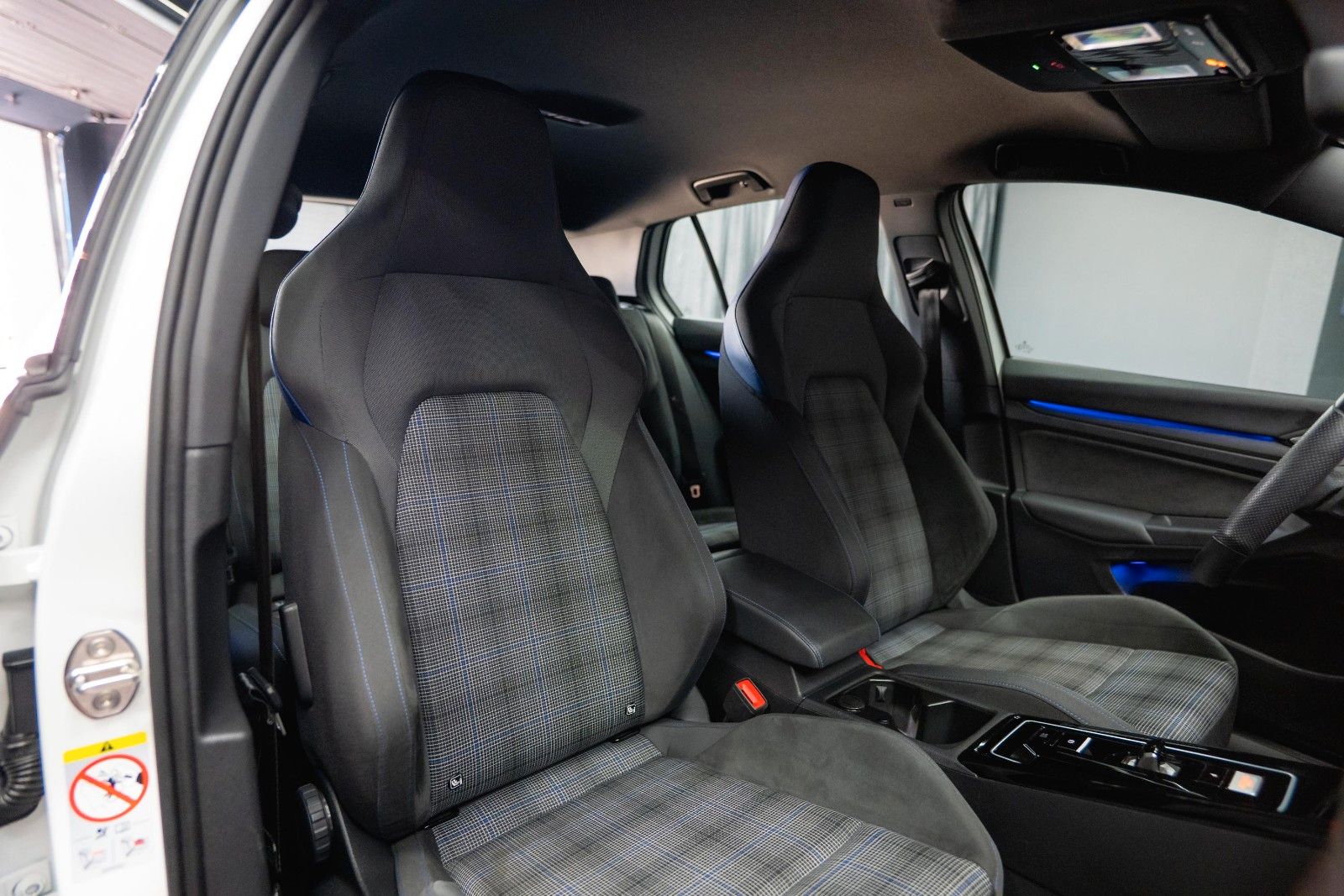 Fahrzeugabbildung Volkswagen Golf VIII Lim. GTE eHybrid Sport | LED | ACC