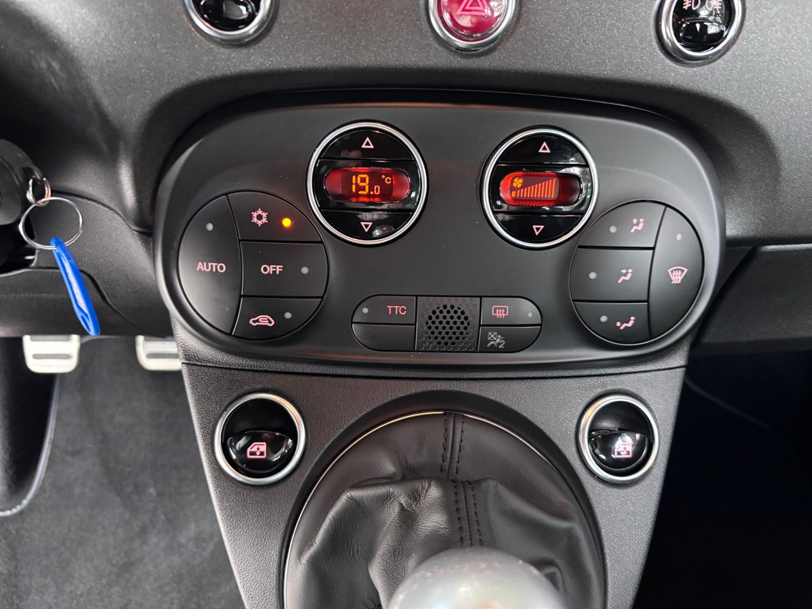 Fahrzeugabbildung Abarth 695 C   BEATS NAVI 17"