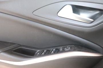 Fotografie 10 des Opel Grandland (X) Grandland 1.5 D Automatik Elegance AHK