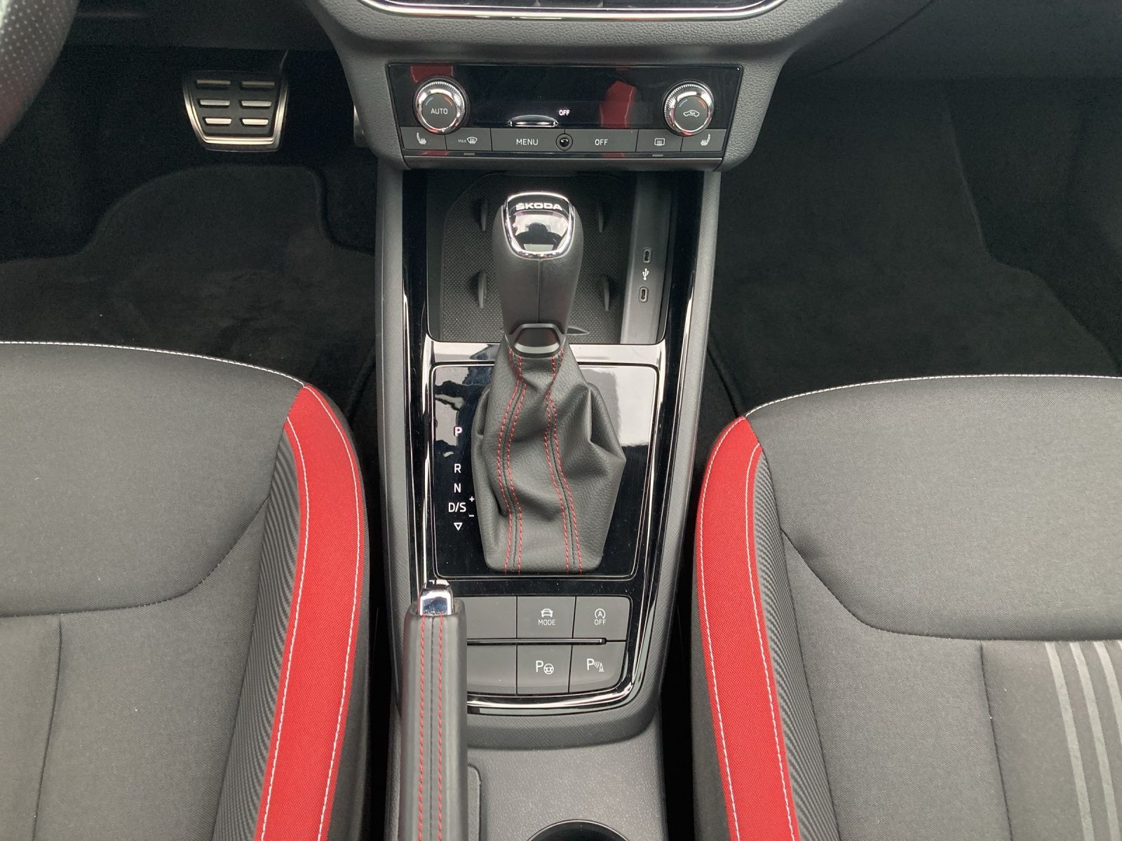 Fahrzeugabbildung SKODA Kamiq TSI Monte Carlo DSG Navi AID ACC RFK Pano