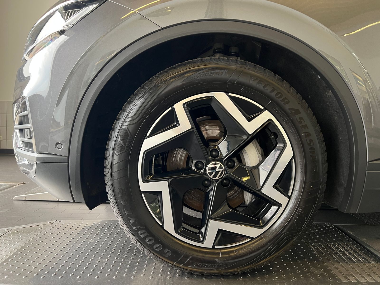 Fahrzeugabbildung Volkswagen Touareg 3.0 TDI 4MOTION *AHK,Luft,Leder,ACC,Kame