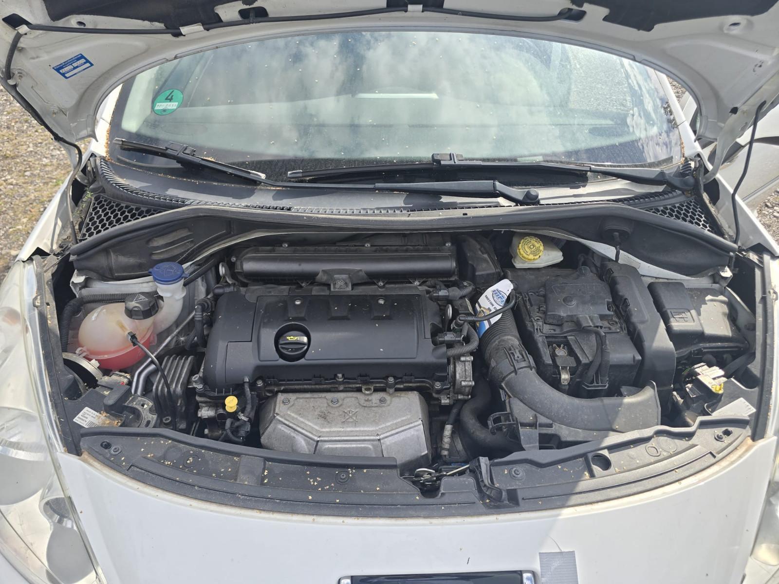 Peugeot 207 2013 — photo 16