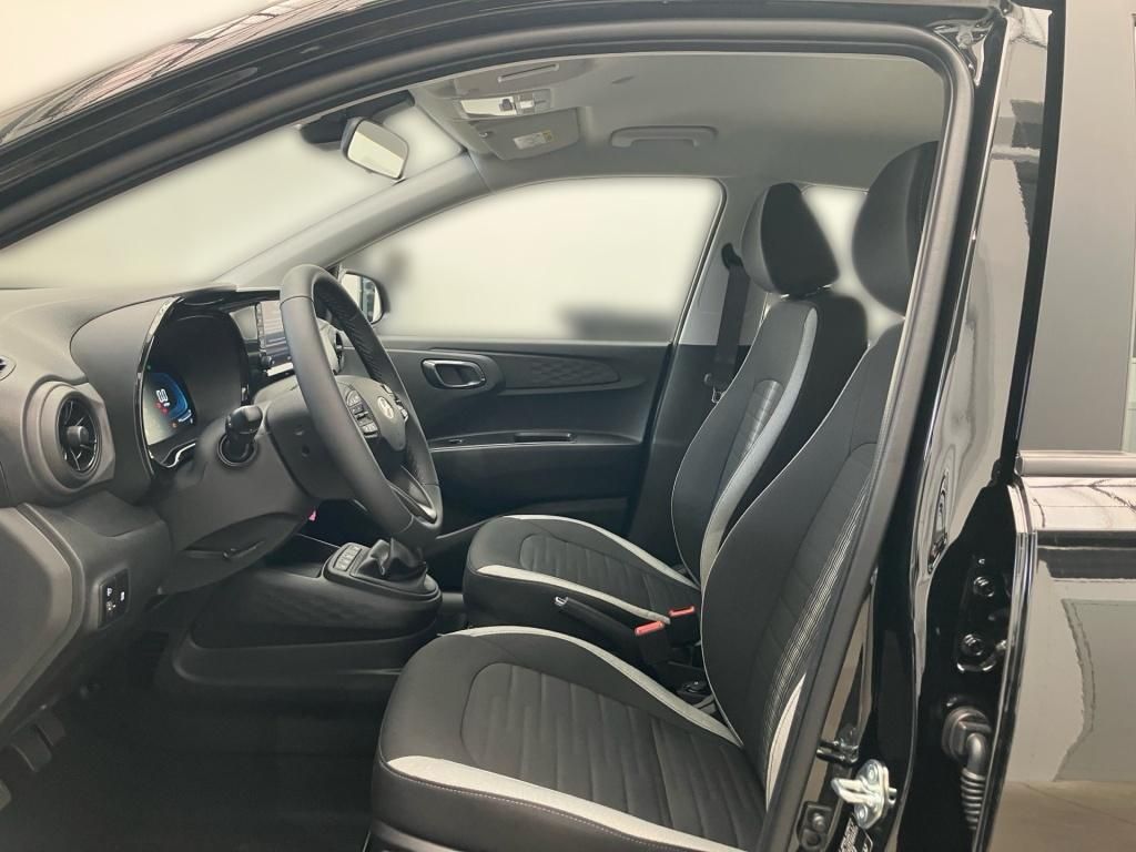 Fahrzeugabbildung Hyundai i10 1.0 Benzin 5-MT Trend Navi PDC KAM SHZ