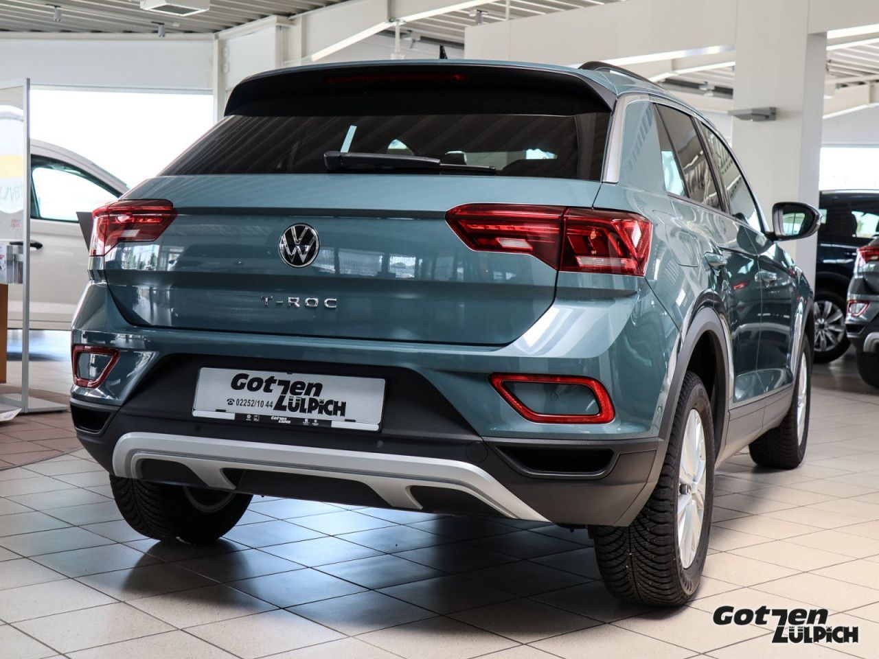 Fahrzeugabbildung Volkswagen T-Roc Life 1,0TSI Klima Navi PDC LED Vordersitze