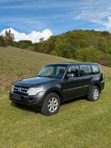 Mitsubishi Pajero 3,2 DI-D 4WD Invite Automatik Invite - Mitsubishi 7-Sitzer