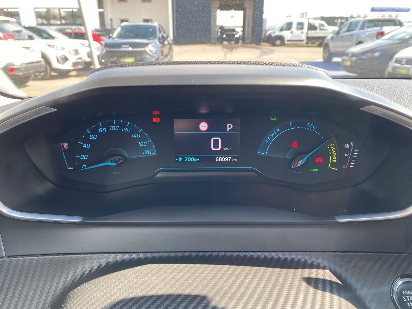 Fahrzeugabbildung Peugeot 208 E- ALLURE ELETKROMOTOR 136