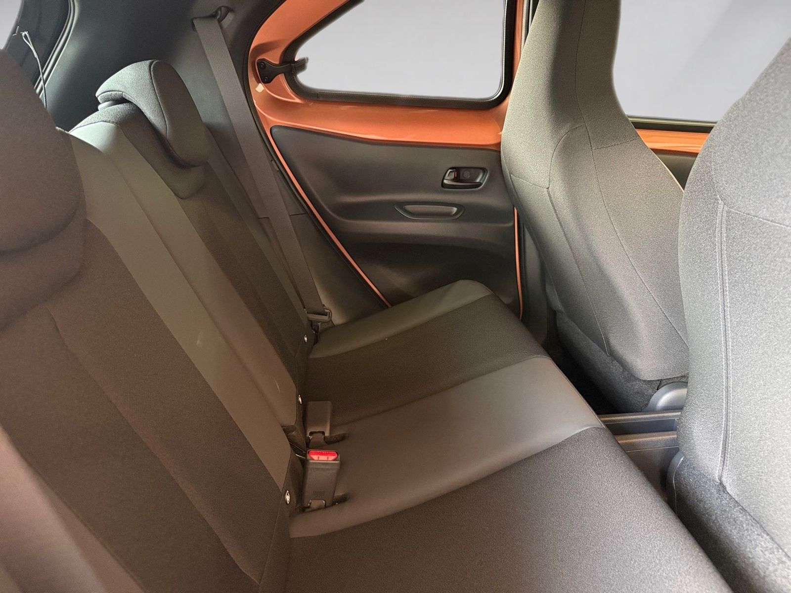 Fahrzeugabbildung Toyota Aygo X 1.5 Hybrid Lounge Canvas-Faltd., JBL,Kam.