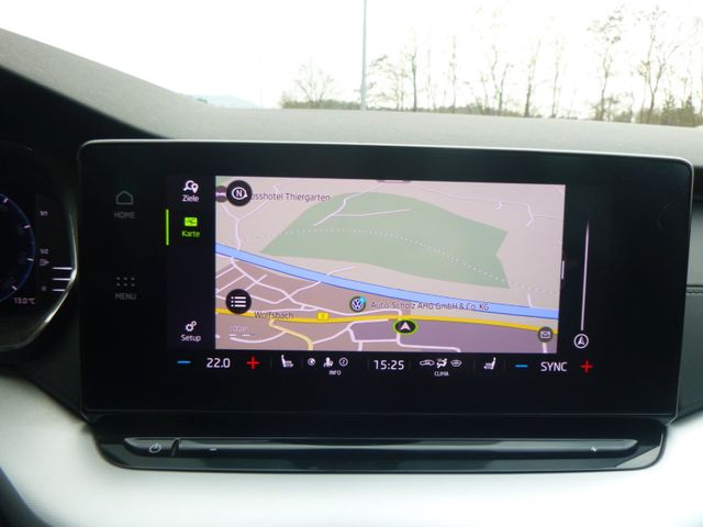 Fahrzeugabbildung Skoda Octavia Combi 2.0 TDI, Clever>AUT/AHK/PANO/ACC<