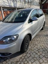 Volkswagen Golf Plus 1.6 Comfortline Comfortline - VW Golf Plus Gebrauchtwagen in Hannover