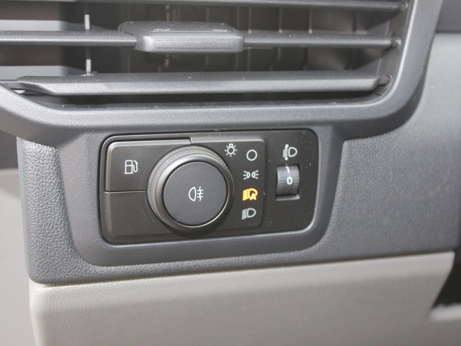 Fahrzeugabbildung Ford Transit Custom 320 L1 Trend FWD Plug-in Hybrid
