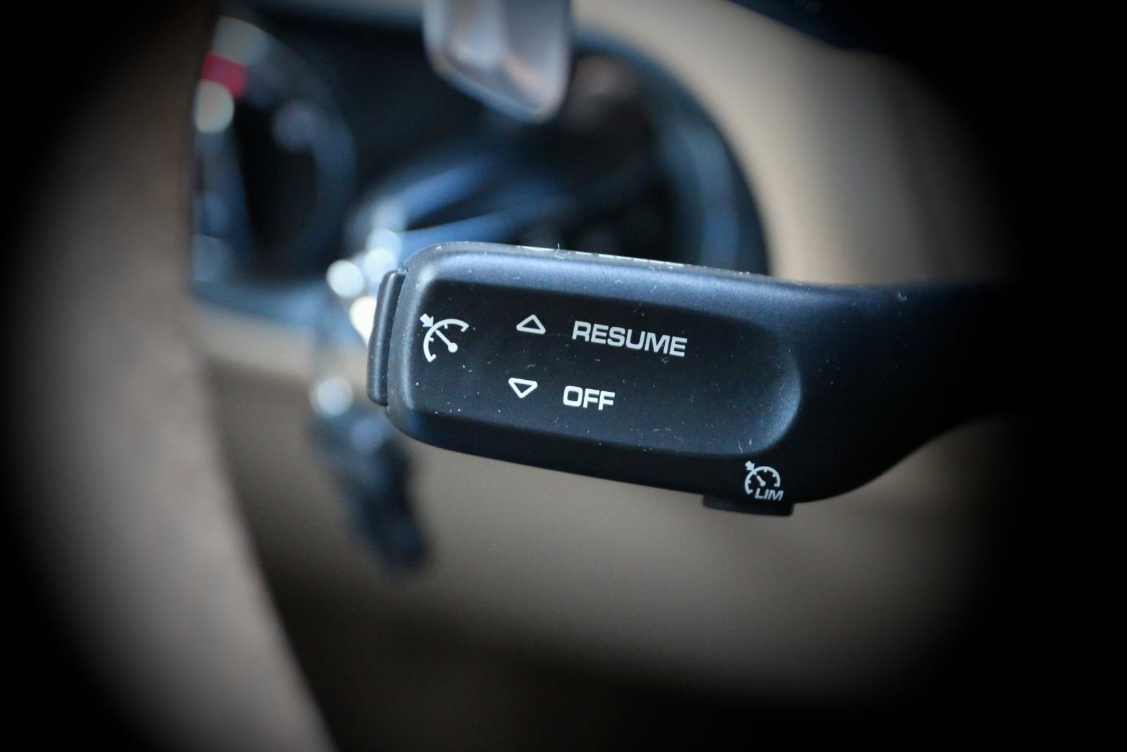 Porsche Macan Panorama AHK Kamera PDLS Spurhaltessistent