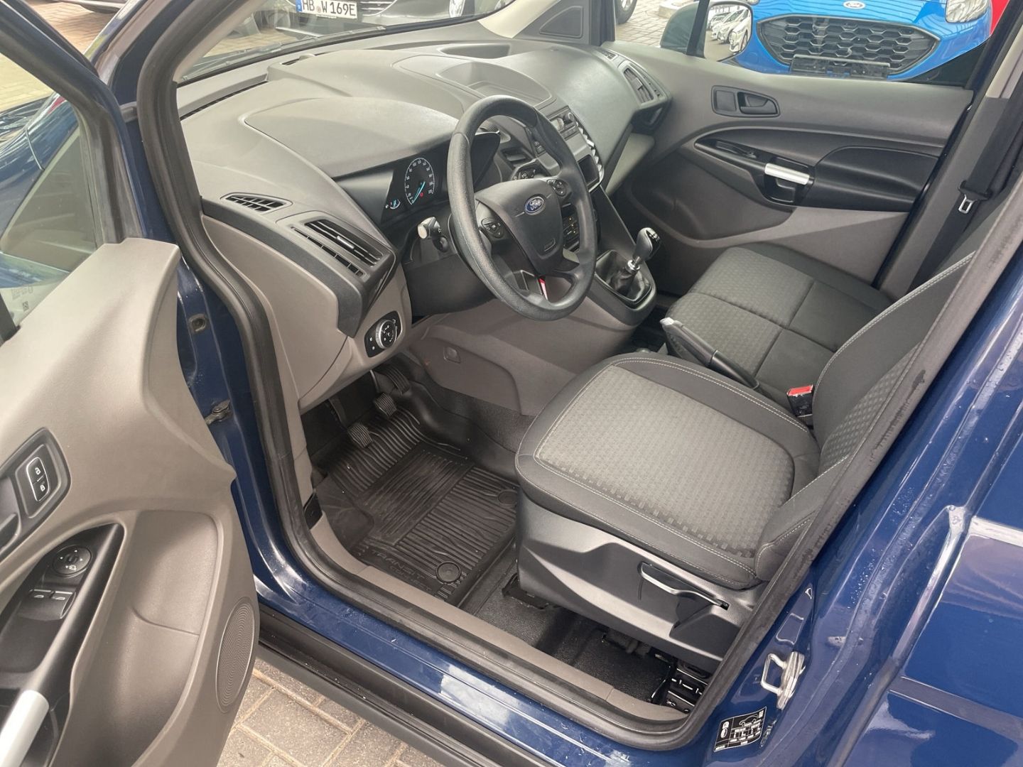 Fahrzeugabbildung Ford Transit Connect Kasten Trend L1 1.5 EB AHK Dacht