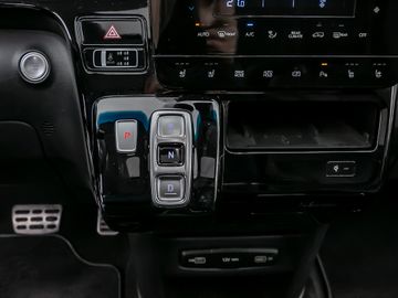 Hyundai Staria 2.2 Signature 4WD Leder Autobahnassistent