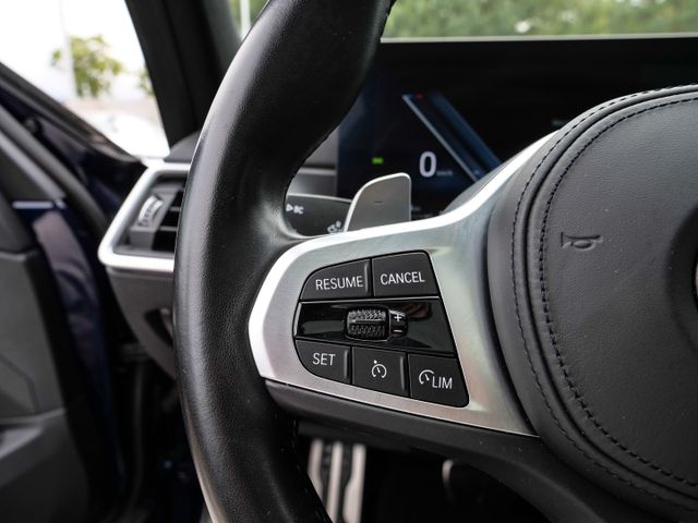 BMW 330, 2023 — 25