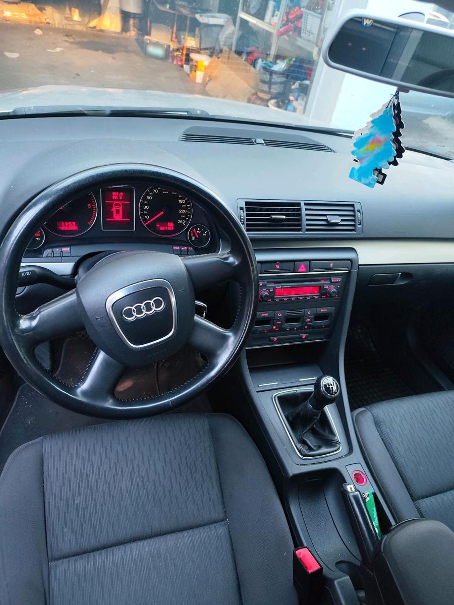 Audi A4 2006 — photo 10