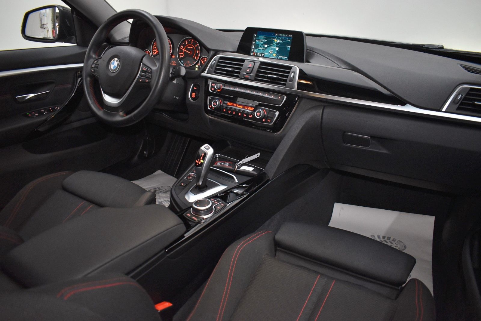 Fahrzeugabbildung BMW 420d Gran Coupé xDrive Sport Line Automatik,Navi