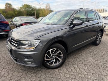 Volkswagen Tiguan - 1