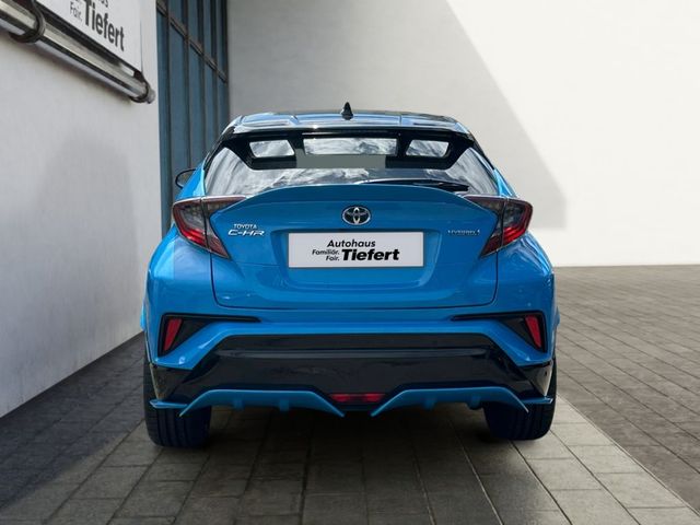C-HR Hybrid Style Selection