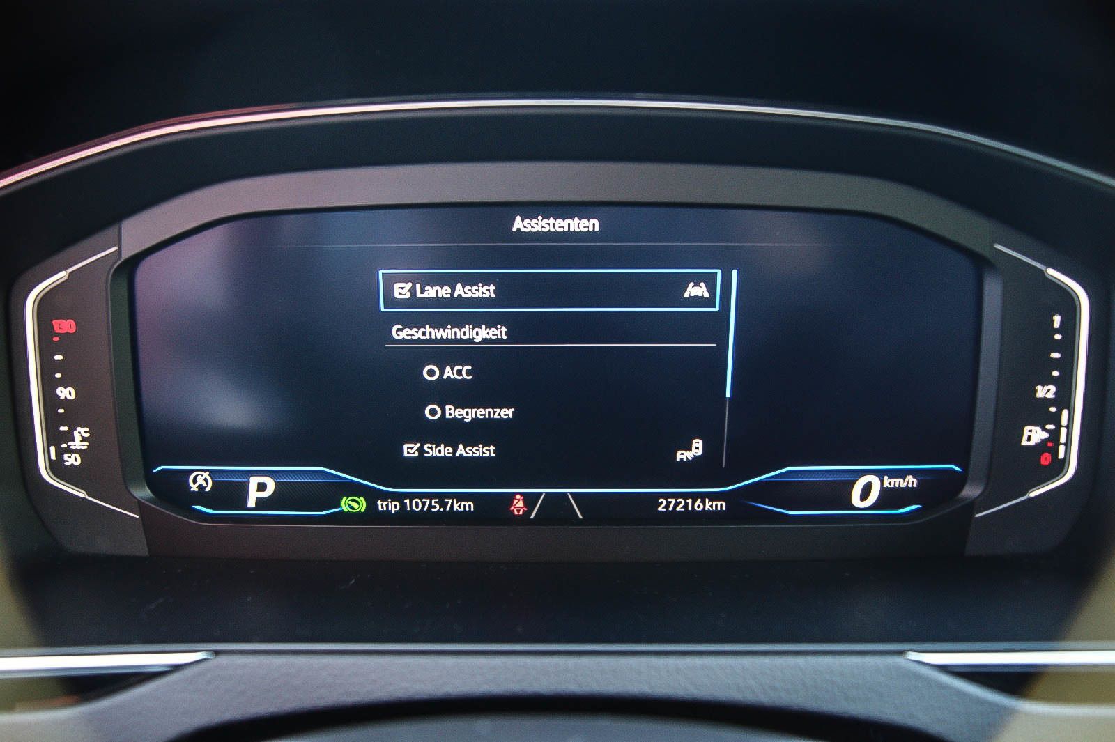 Fahrzeugabbildung Volkswagen Passat Variant 2.0 TDI Elegance VIRTUAL MATRIX