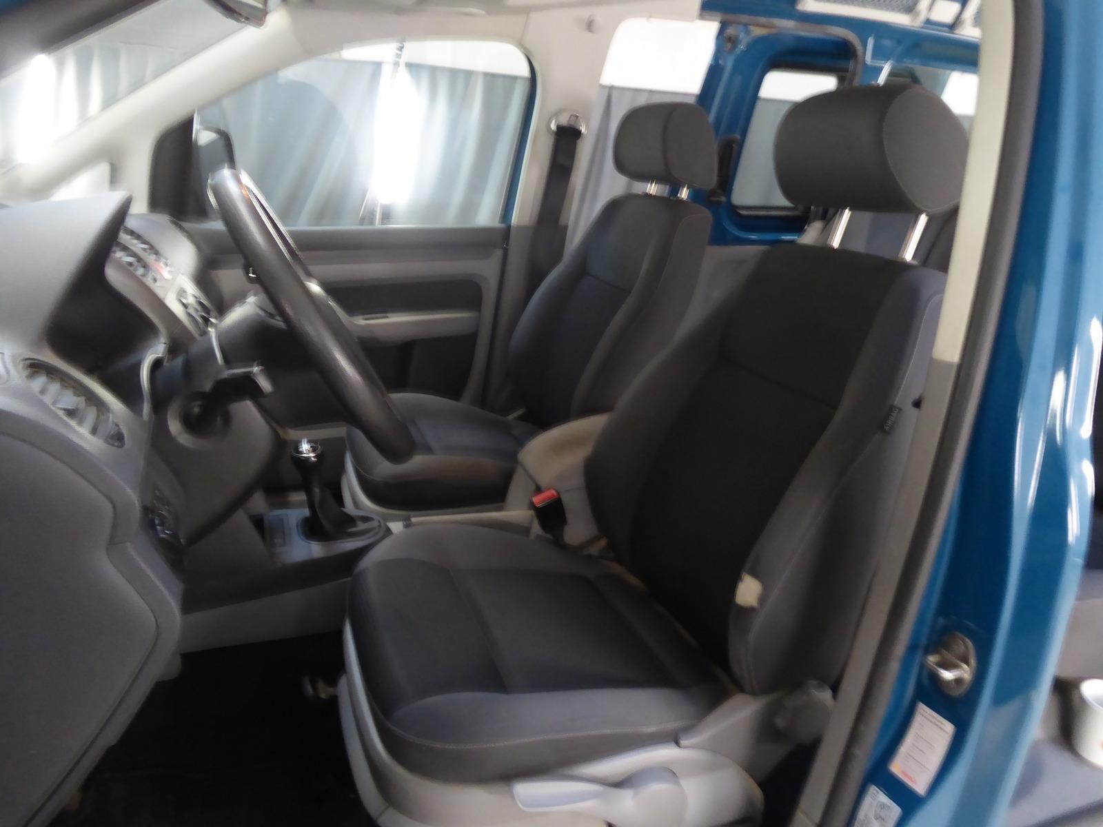 Volkswagen Caddy 2010 — photo 7