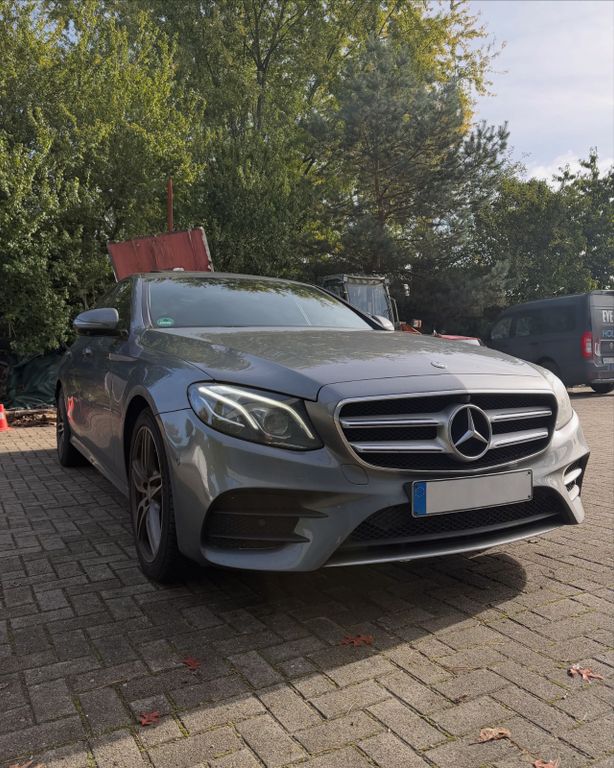 Image of Mercedes-Benz E 220
