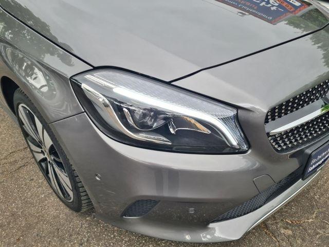 Mercedes-Benz A 180 Leder-Nappa/LED/Navi/Kamera/Sitzh.