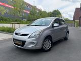 Hyundai i20 Classic*Zahnriemen Neu*Kupplung Neu*2 Hand* - Hyundai i20 Gebrauchtwagen in Duisburg