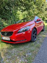Volvo V40 D3 Momentum, R-Design Heck und Alufegen - gebrauchte Volvo V40 aus dem Jahr 2012