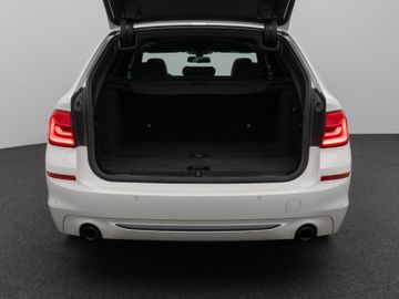 Fahrzeugabbildung BMW 520d xD Tour Sport Line Pano H/K Exklusiv Paket
