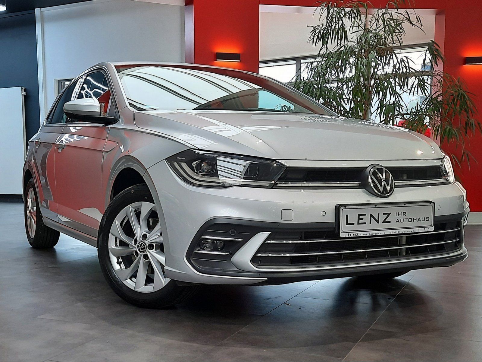 Fahrzeugabbildung Volkswagen Polo Style TSI DSG *Navi*Cam*LED*PDC*Sitzhzg*ACC