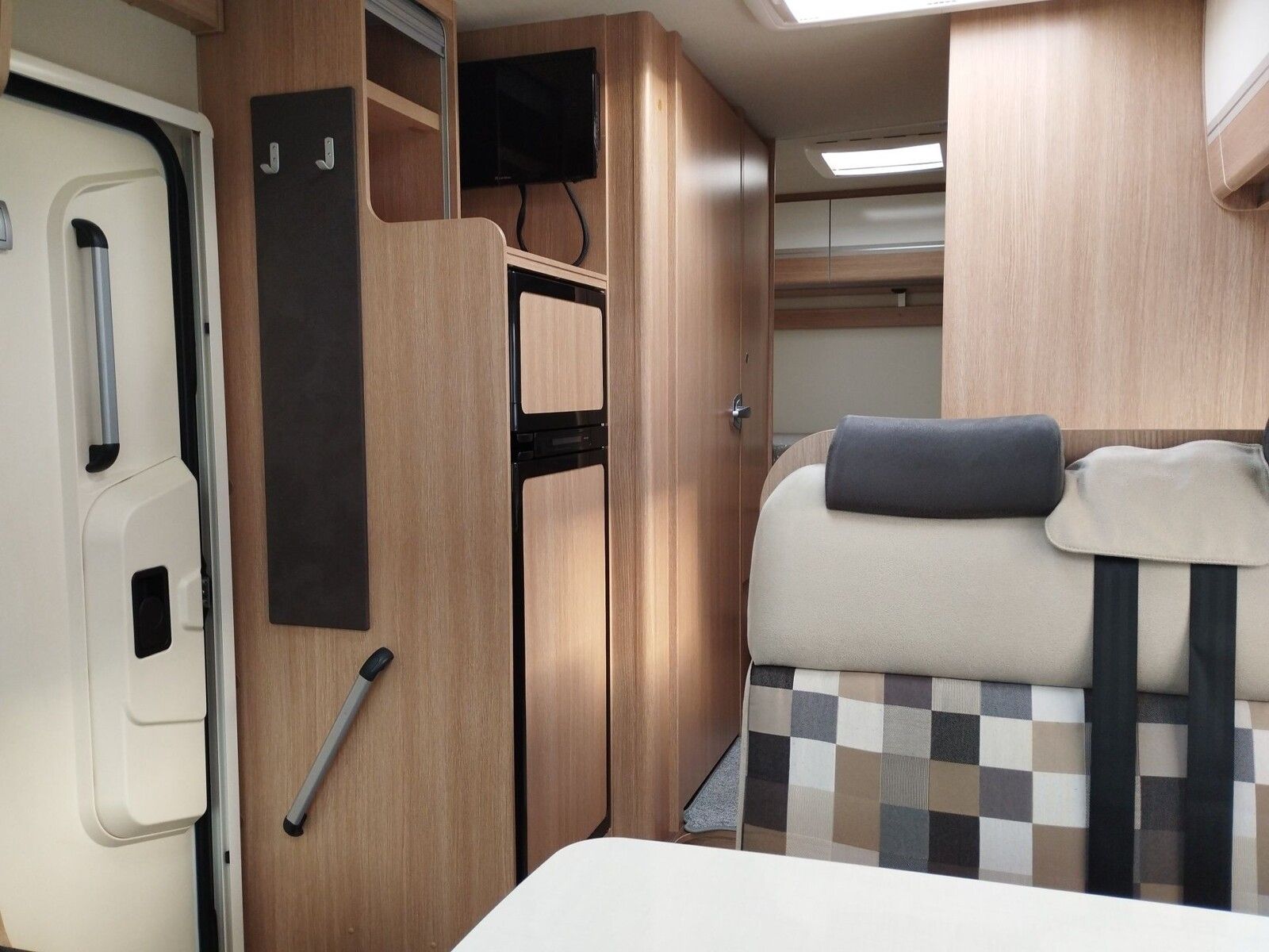 Fahrzeugabbildung Sunlight T 65 SAT,Markise,Fahrradträger,TV,Navi