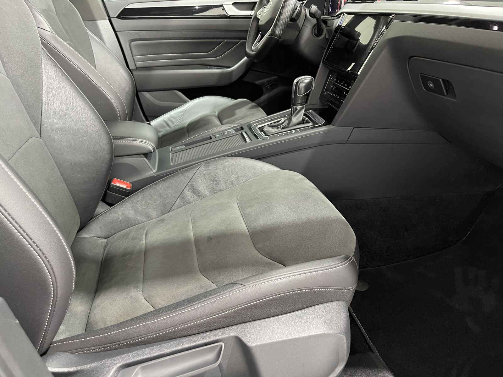 Fahrzeugabbildung Volkswagen Arteon Shooting Brake 2.0 TDI*R-Line*IQ.LIGHT*