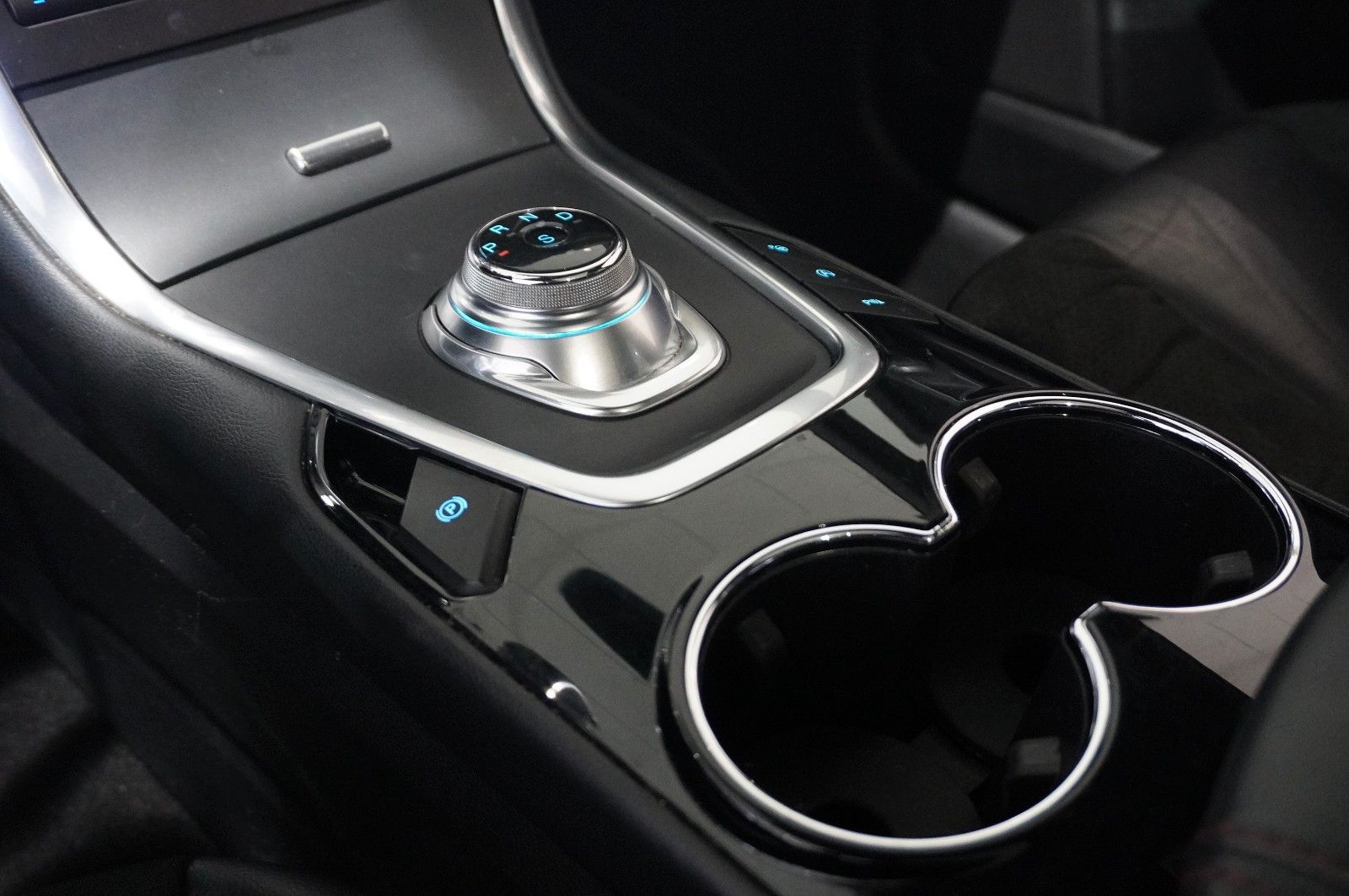 Fahrzeugabbildung Ford S-Max 2.0D ST LINE 7-SITZE NAVI/LED/KAMERA/AHK